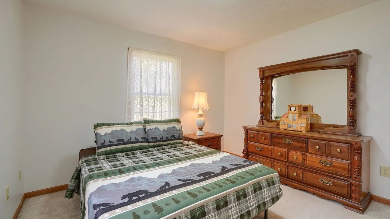 Photo of Bedroom in South Bloomingville