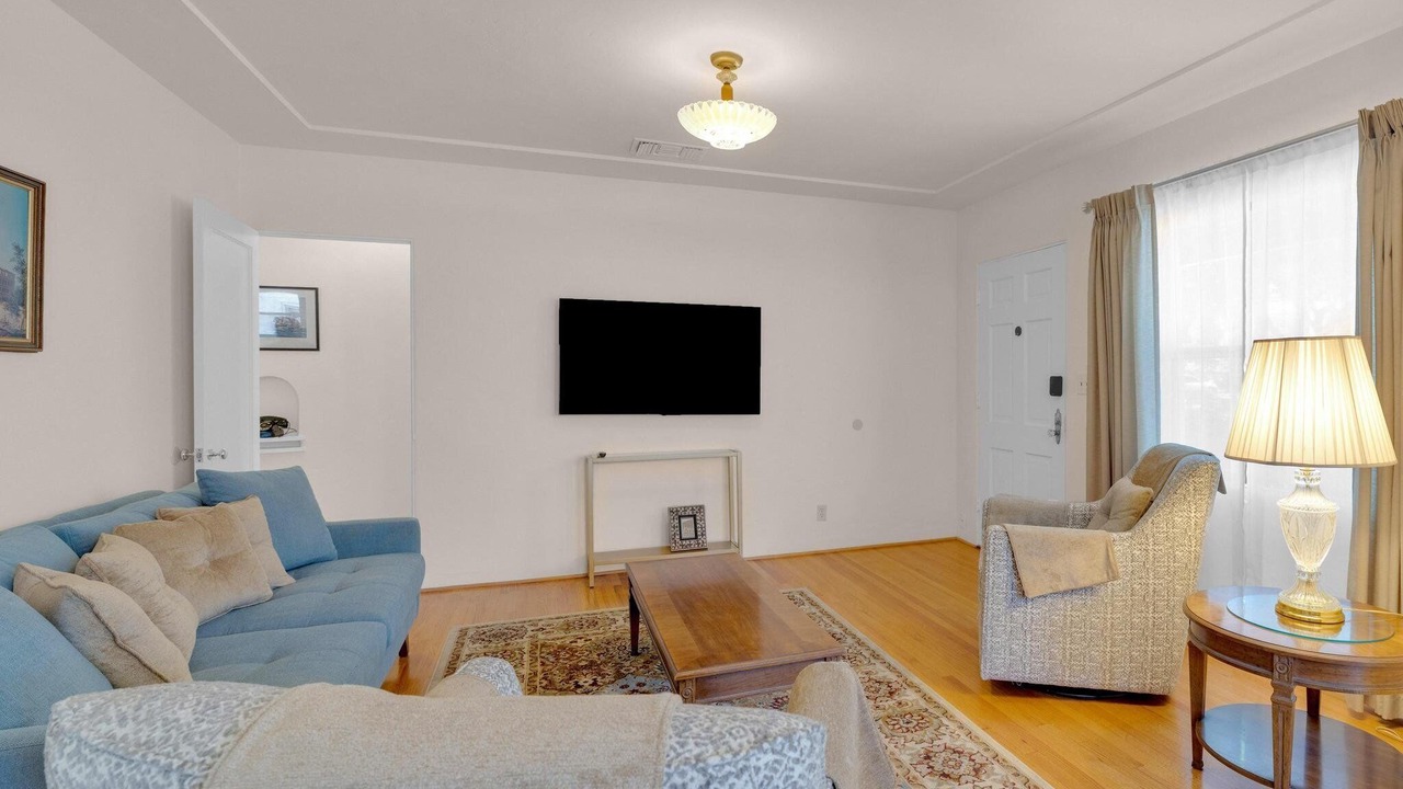 Photo of Livingroom in Little Italy