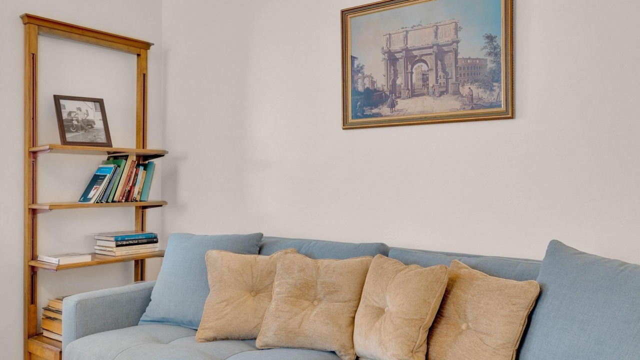 Photo of Livingroom in Little Italy