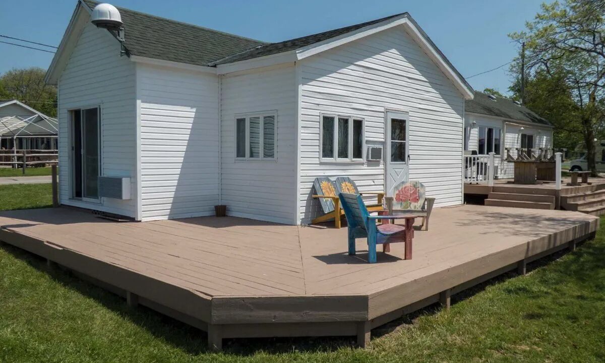 Photo of Patio Balcony in Kelleys Island
