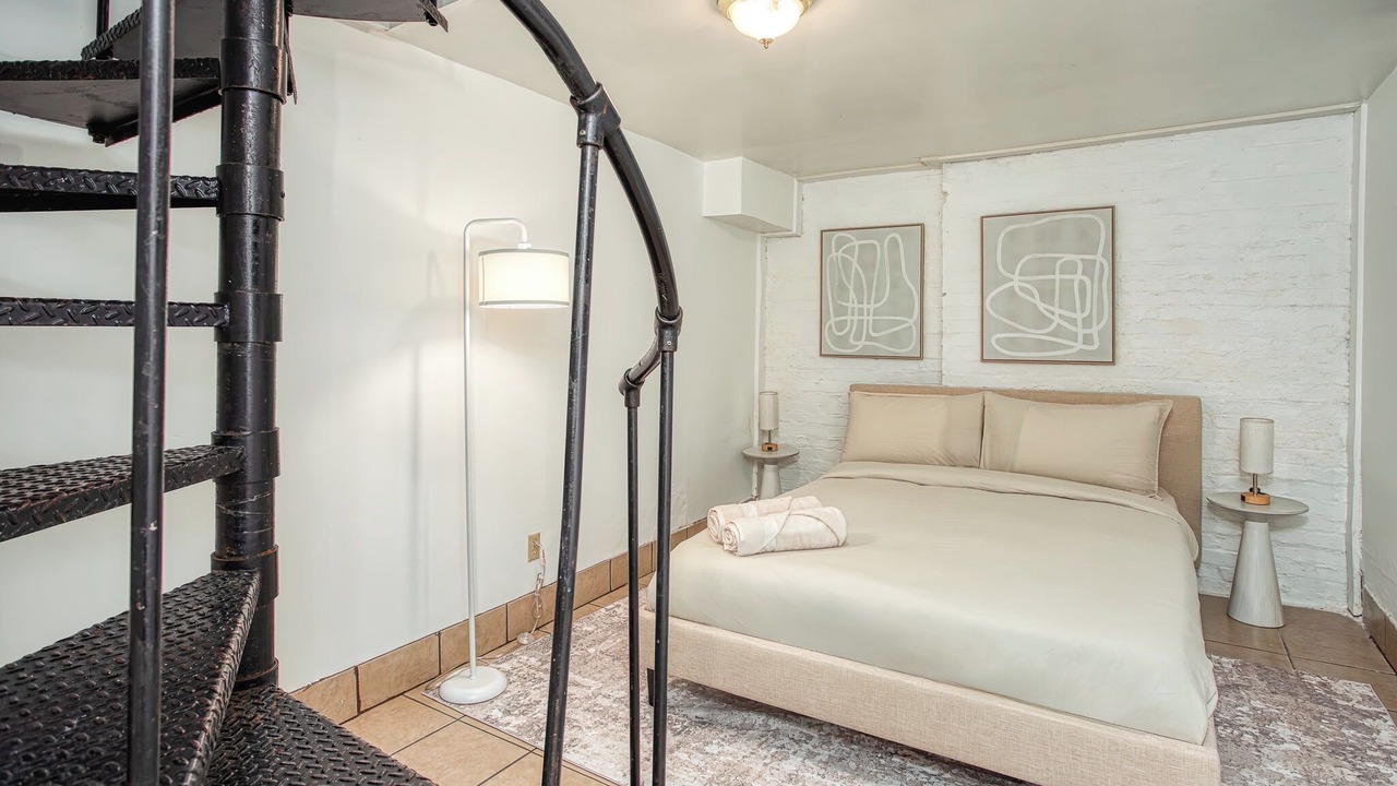 Photo of Bedroom in Shadyside