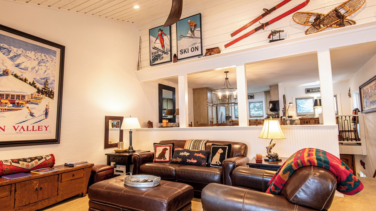 Photo of Livingroom in Elkhorn Village