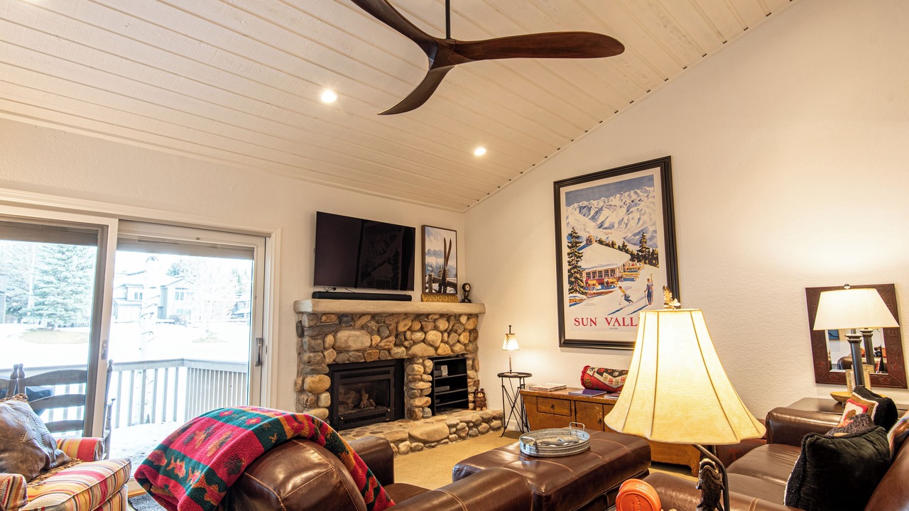 Photo of Livingroom in Elkhorn Village