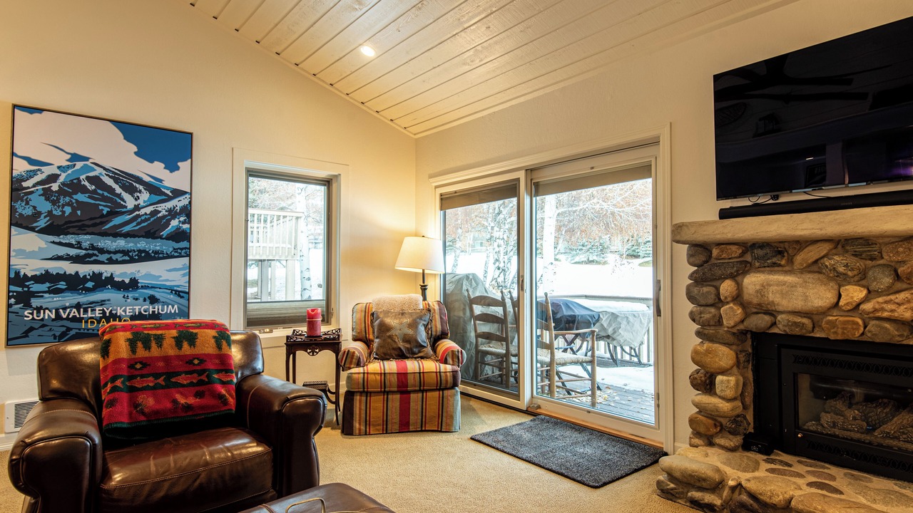 Photo of Livingroom in Elkhorn Village