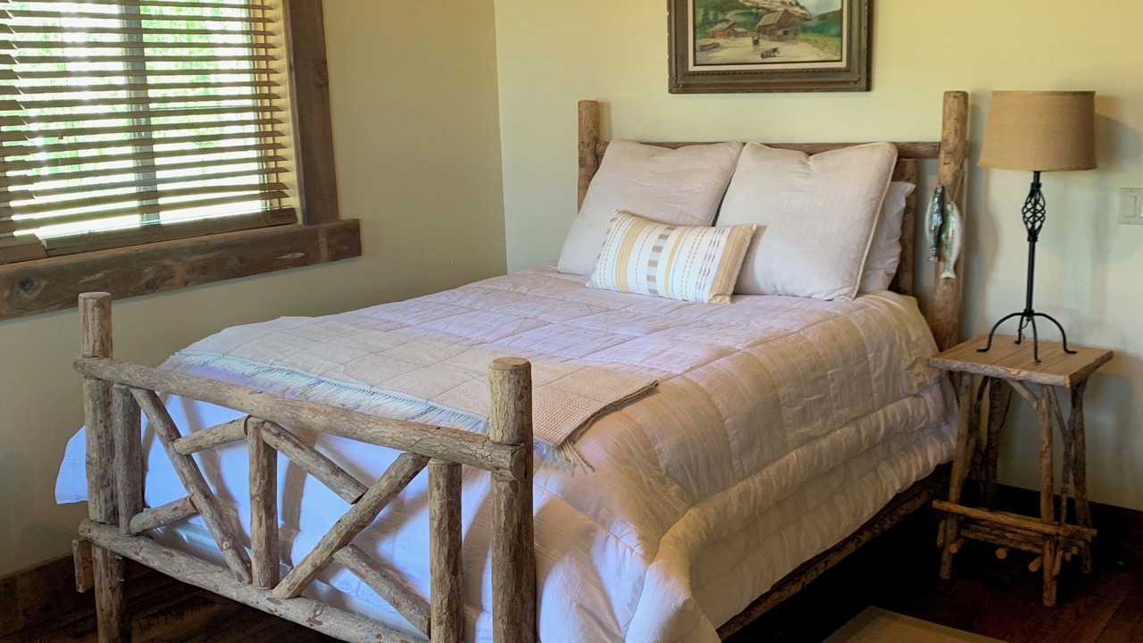 Photo of Bedroom in Divide
