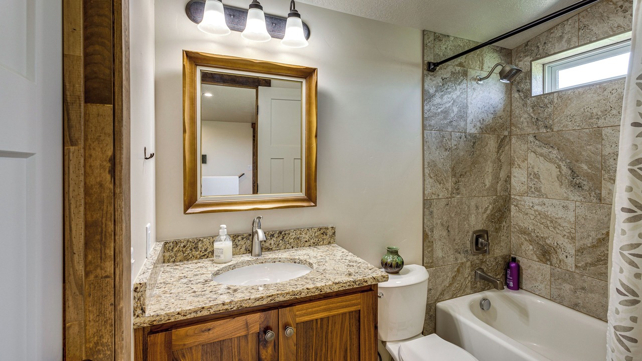 Photo of Bathroom in Swanlake