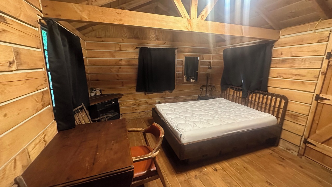 Photo of Bedroom in Gnaw Bone