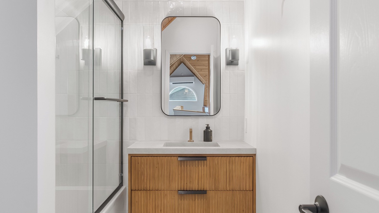 Photo of Bathroom in Lakeside