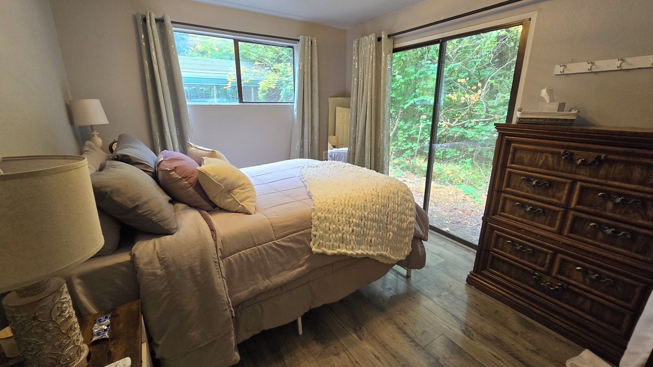 Photo of Bedroom in Rainier