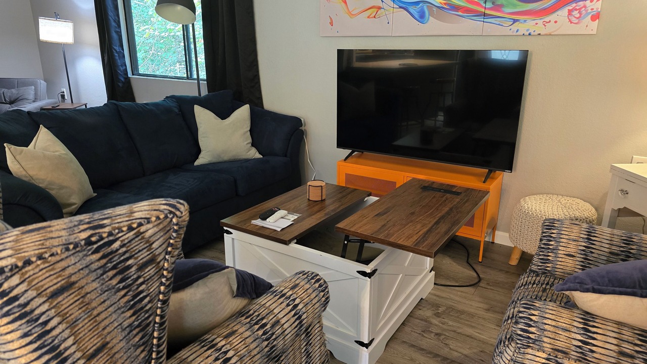 Photo of Livingroom in Rainier