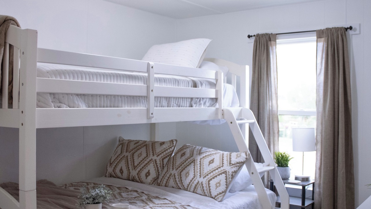 Photo of Bedroom in Encampment