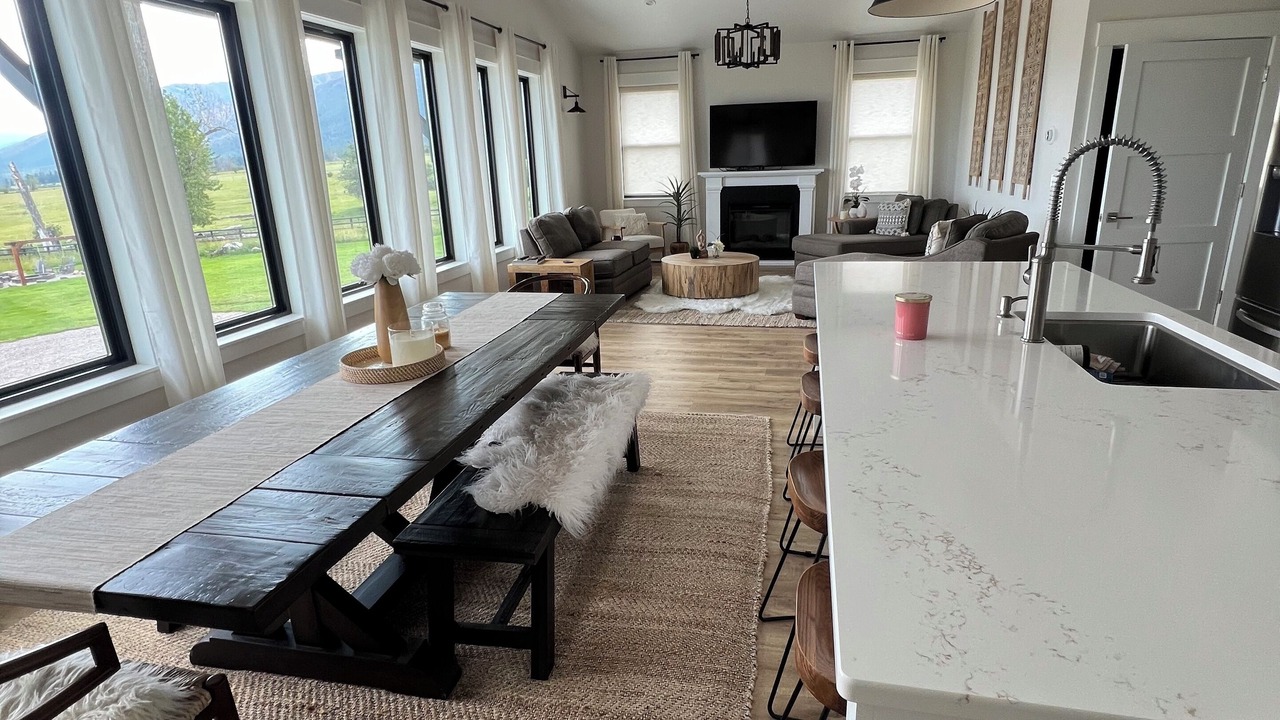 Photo of Livingroom in Arlee