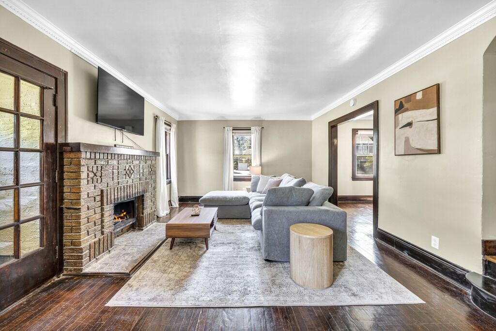Photo of Livingroom in Cleveland Heights