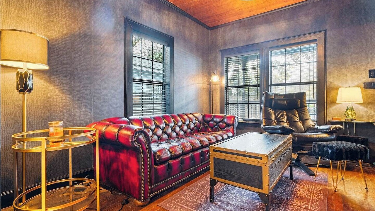 Photo of Livingroom in East Cesar Chavez