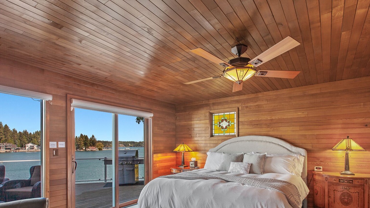 Photo of Bedroom in Hayden Lake