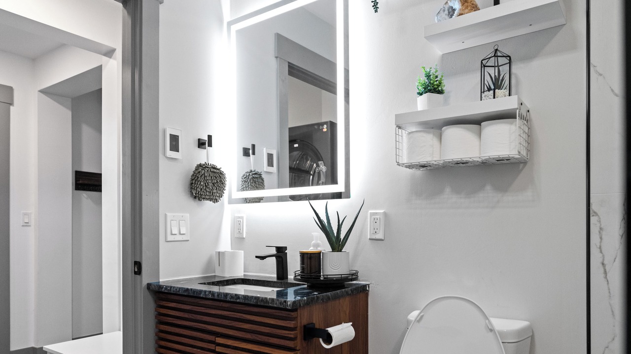 Photo of Bathroom in Lakeside