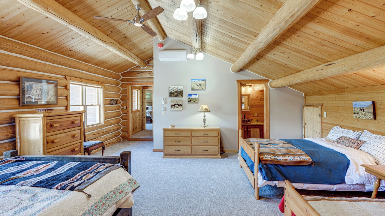 Photo of Bedroom in Custer County