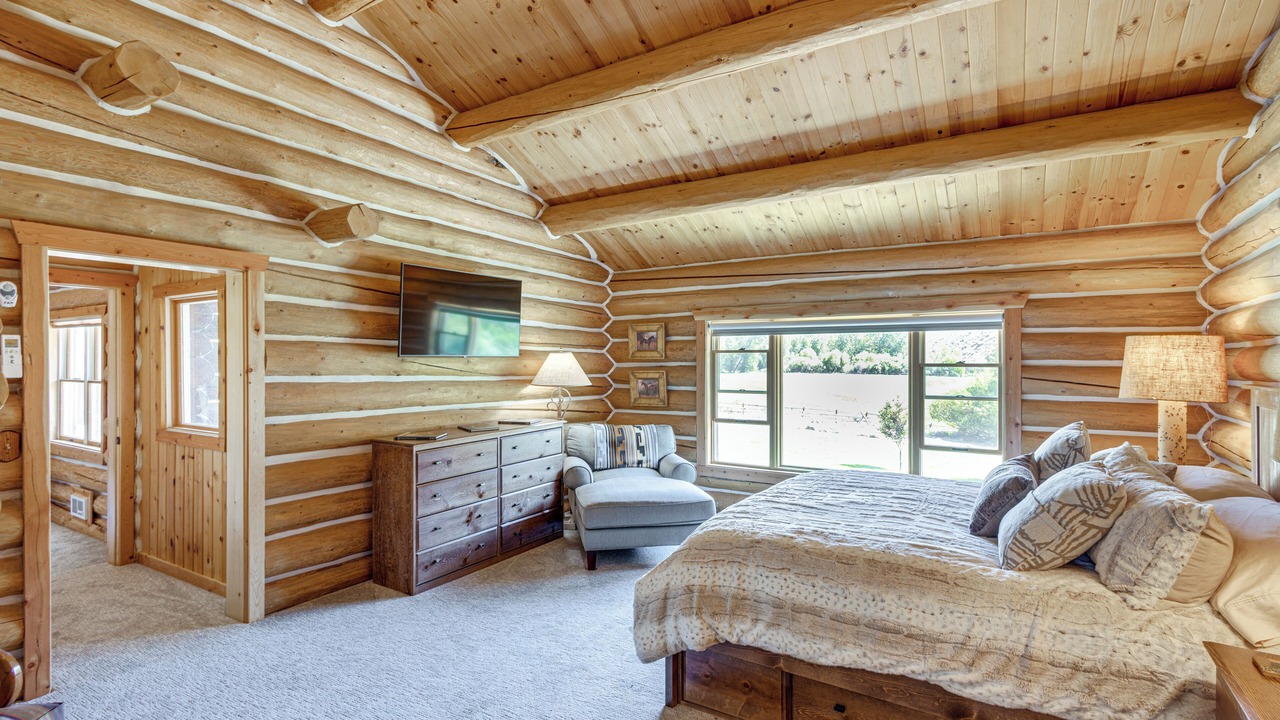 Photo of Bedroom in Custer County
