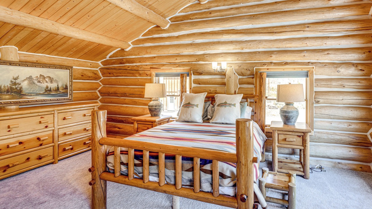 Photo of Bedroom in Custer County