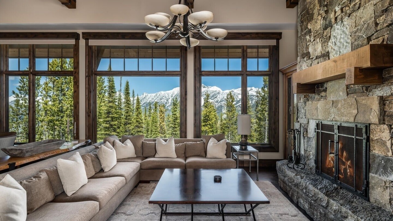 Photo of Livingroom in Big Sky