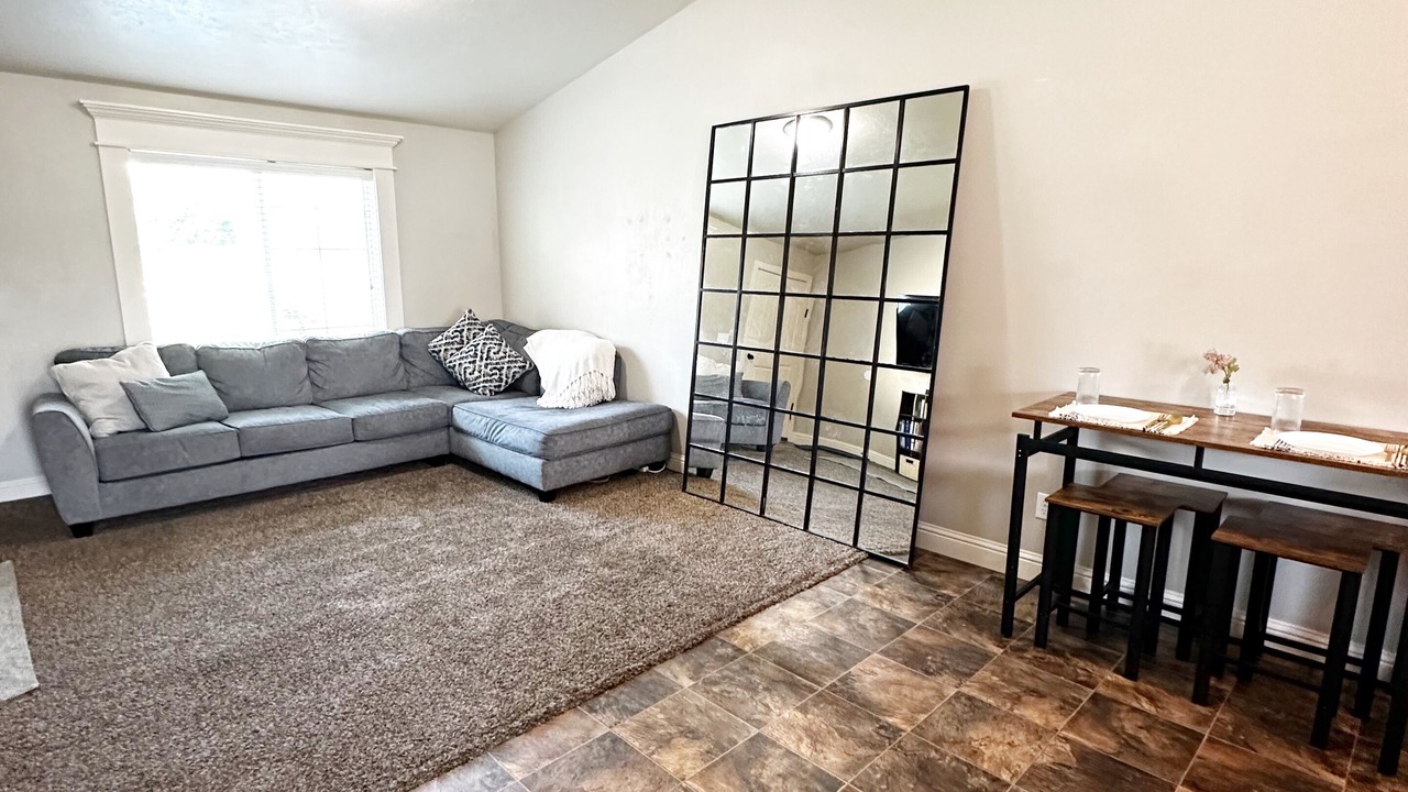 Photo of Livingroom in Ammon