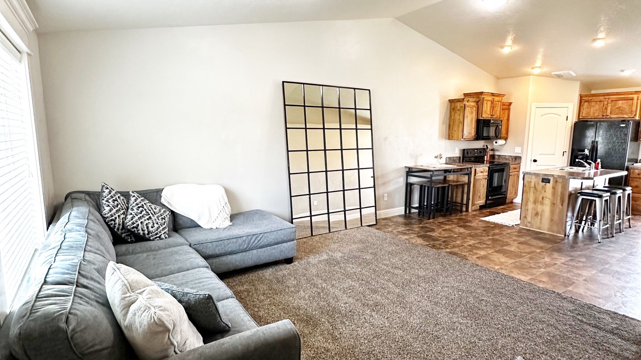 Photo of Livingroom in Ammon