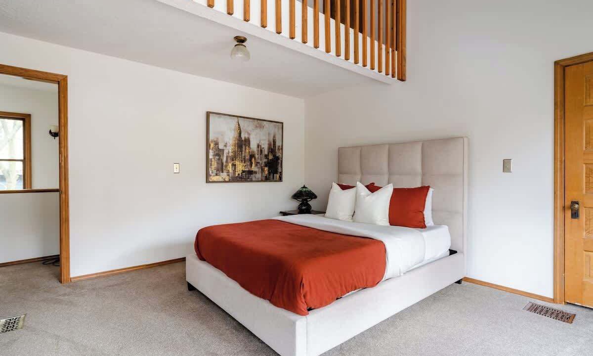 Photo of Bedroom in Goose Hollow