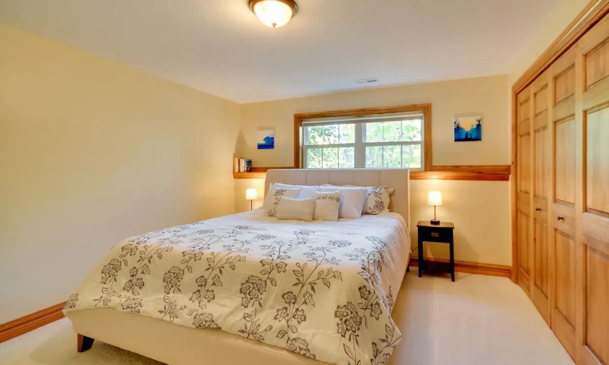 Photo of Bedroom in Rimrock