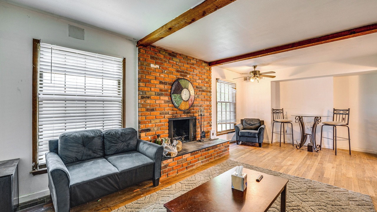 Photo of Livingroom in Southfield