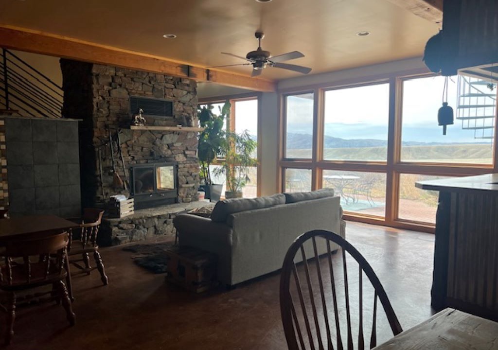 Photo of Livingroom in Powell