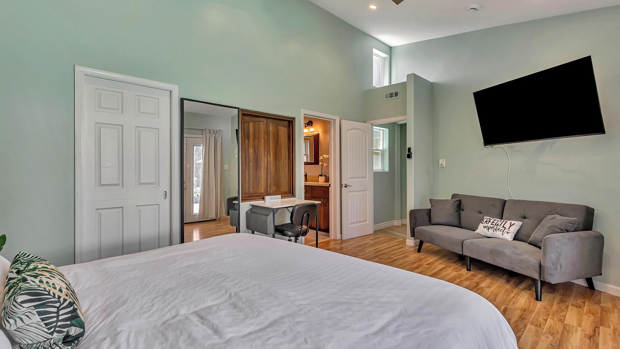 Photo of Bedroom in Bay Terraces