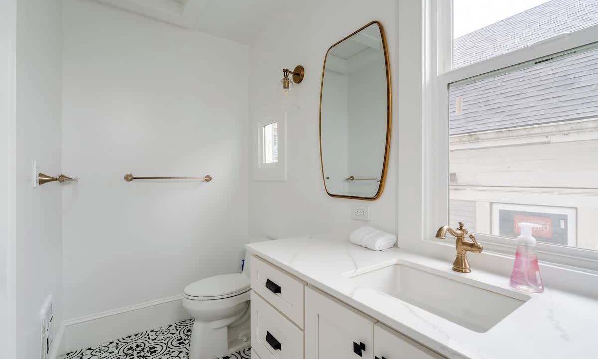 Photo of Bathroom in Goose Hollow