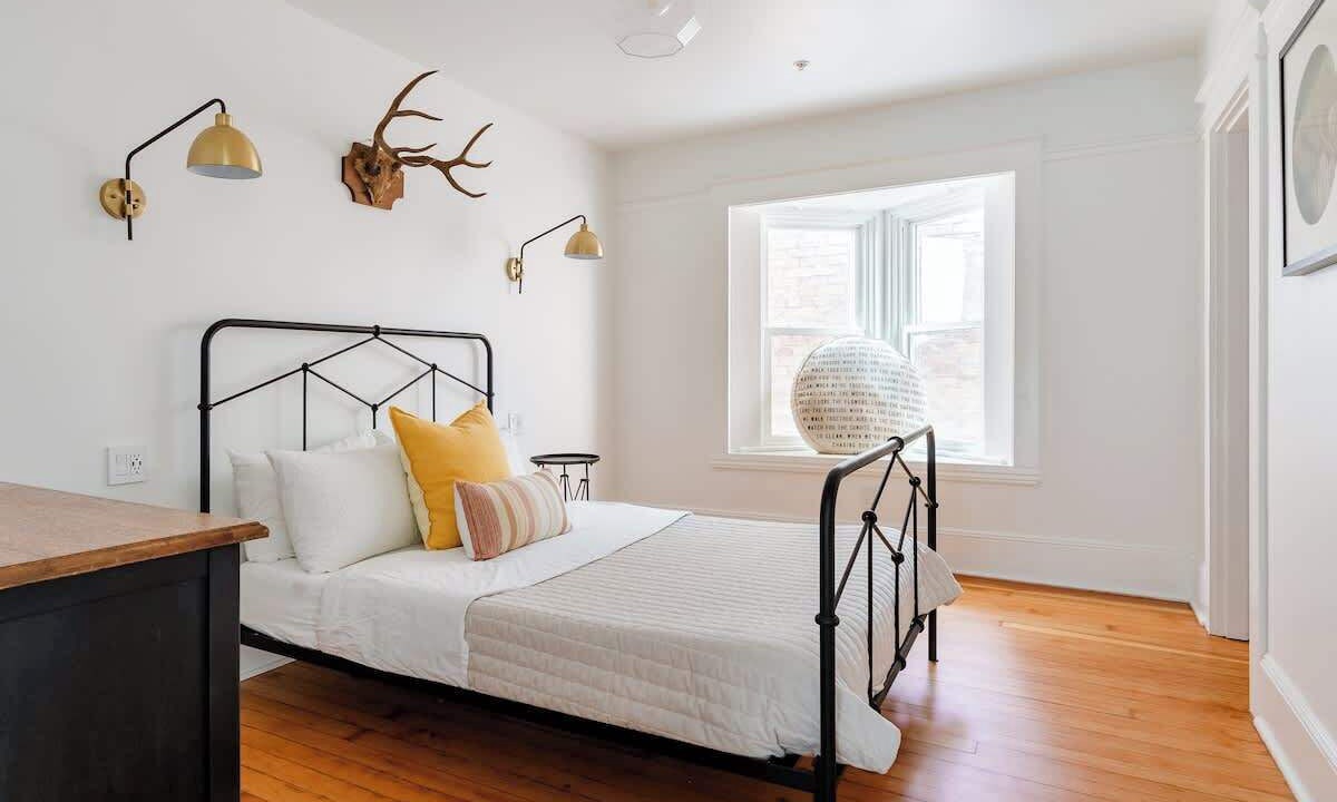 Photo of Bedroom in Goose Hollow