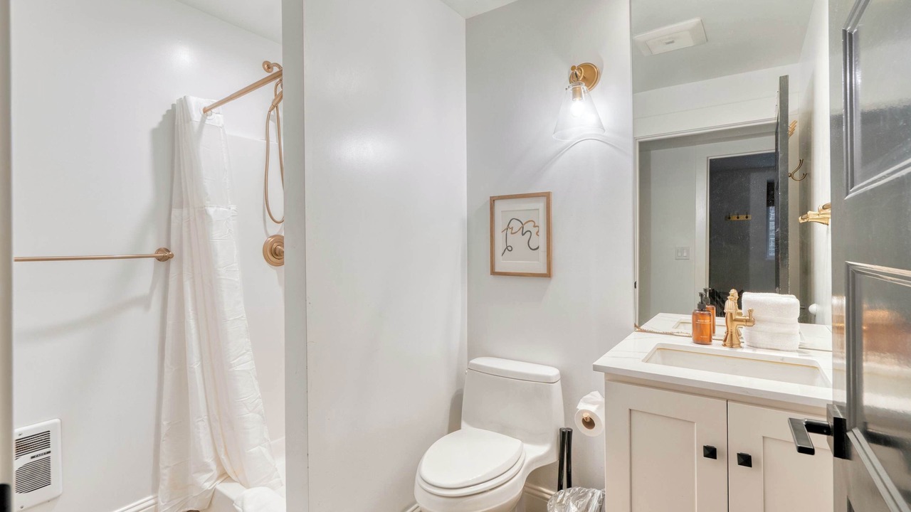 Photo of Bathroom in Goose Hollow