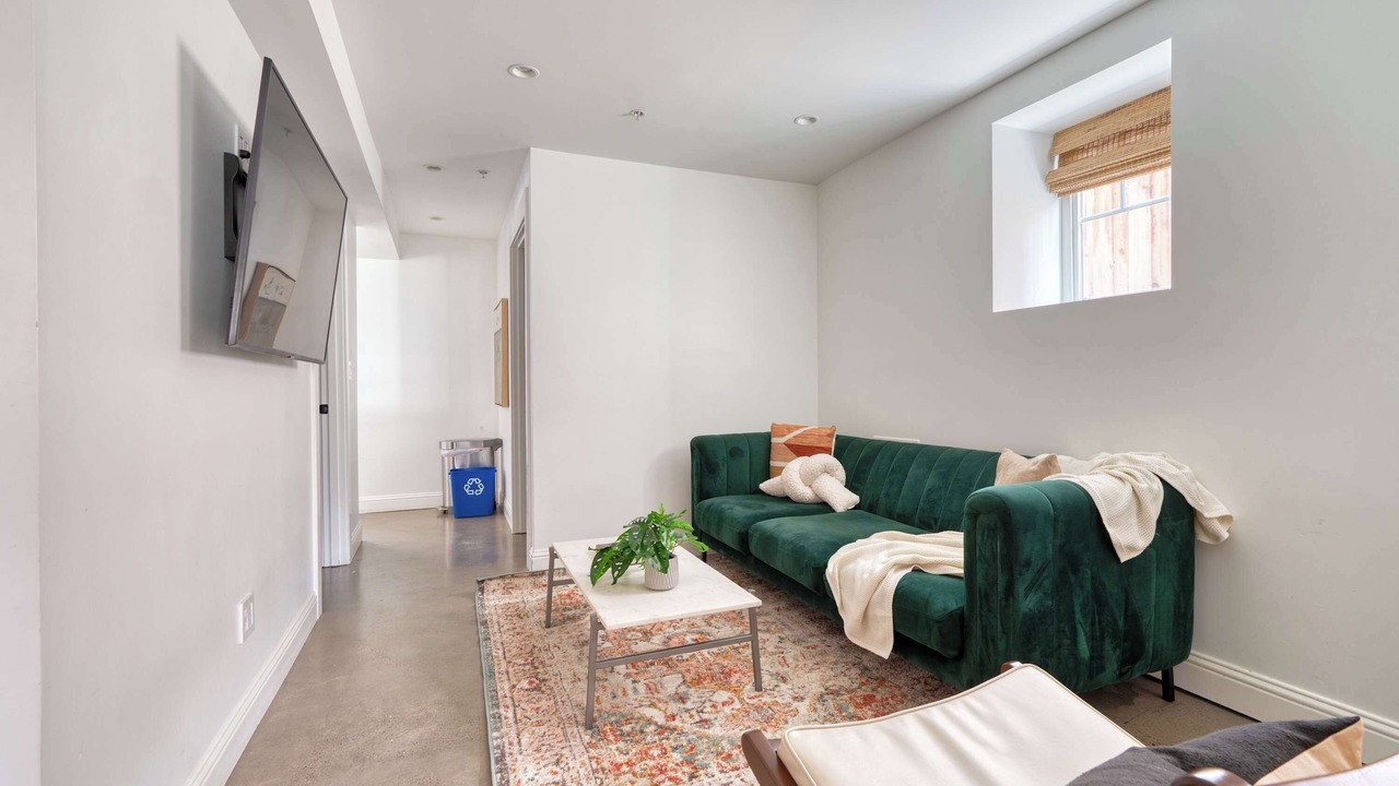 Photo of Livingroom in Goose Hollow