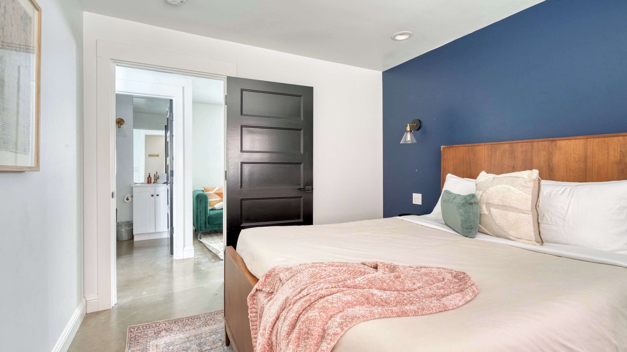 Photo of Bedroom in Goose Hollow
