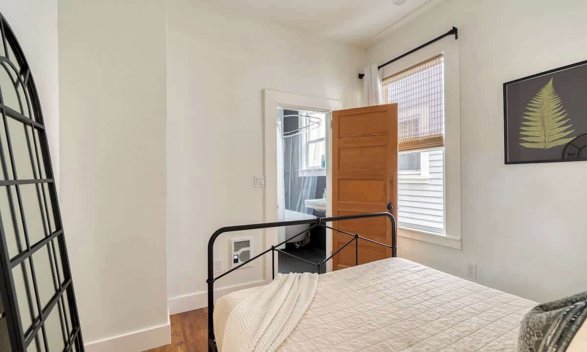 Photo of Bedroom in Uptown