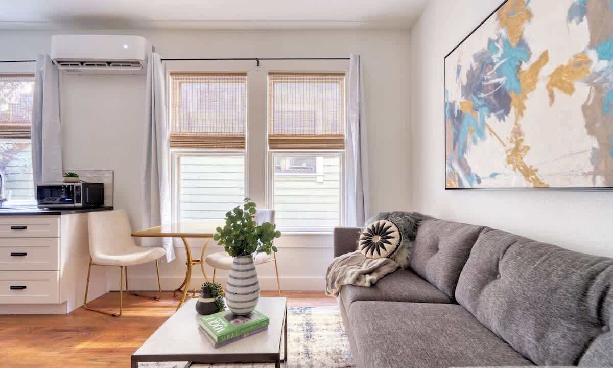 Photo of Livingroom in Uptown