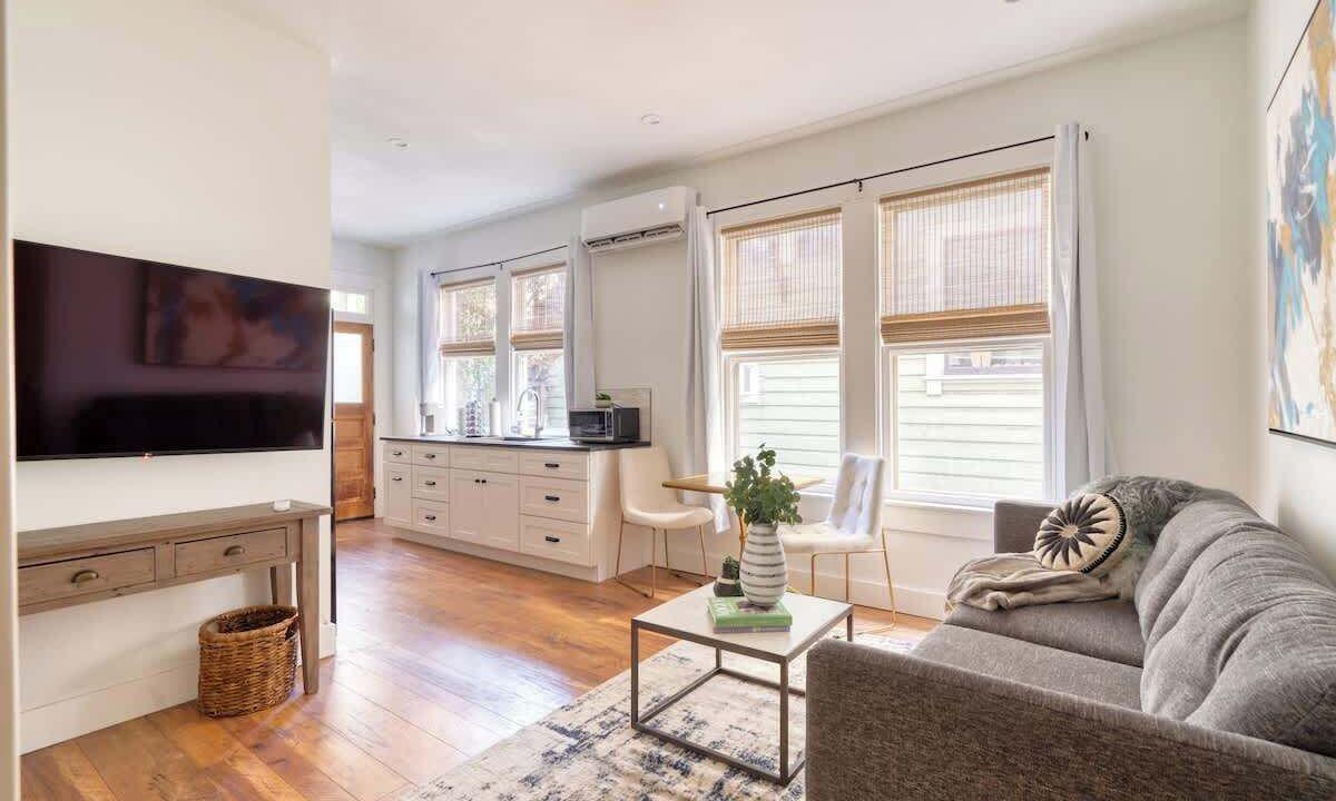 Photo of Livingroom in Uptown