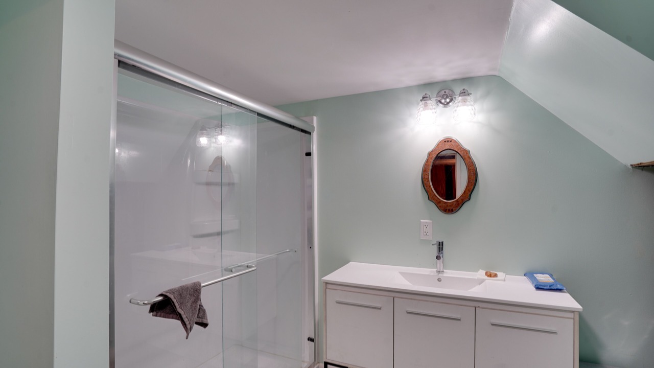 Photo of Bathroom in Lindsay