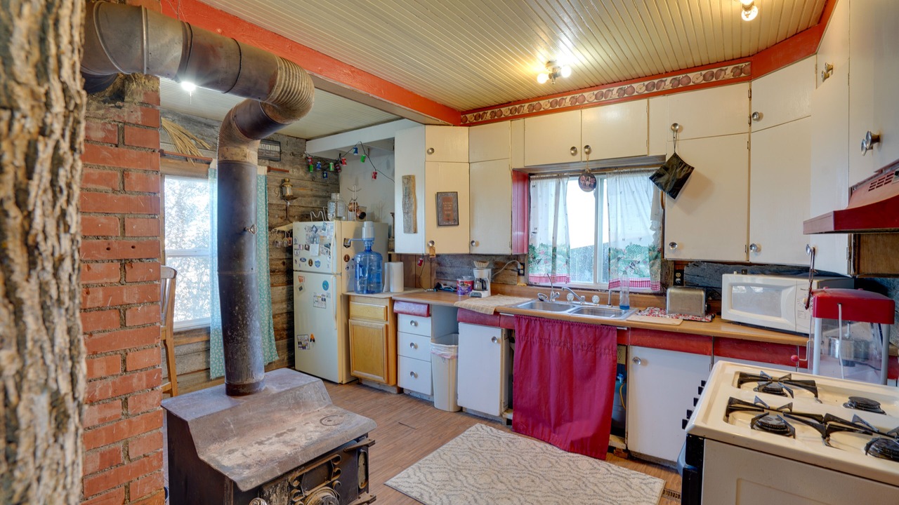 Photo of Kitchen in Lindsay