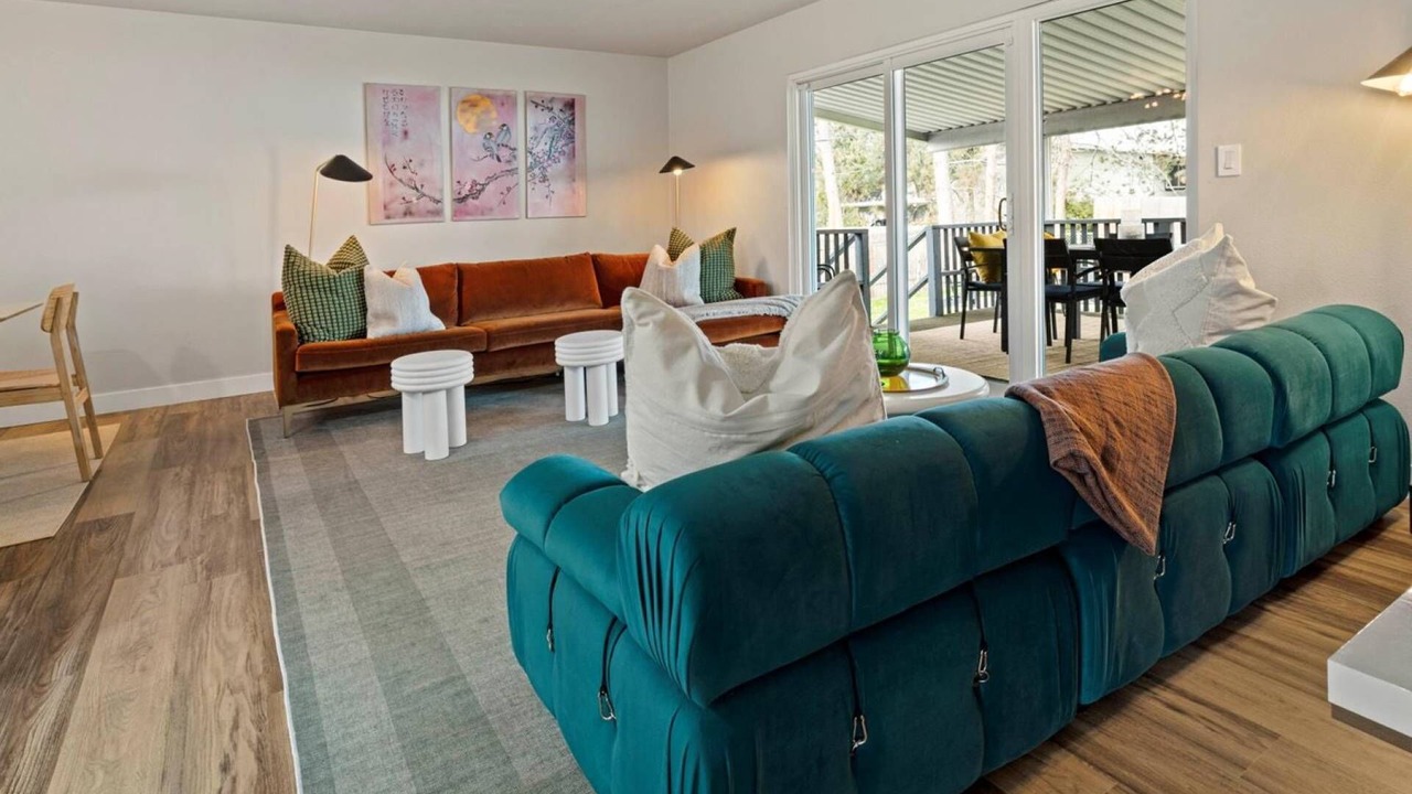 Photo of Livingroom in Central Rim