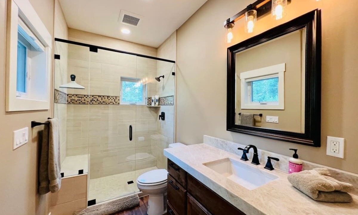 Photo of Bathroom in Lakeside