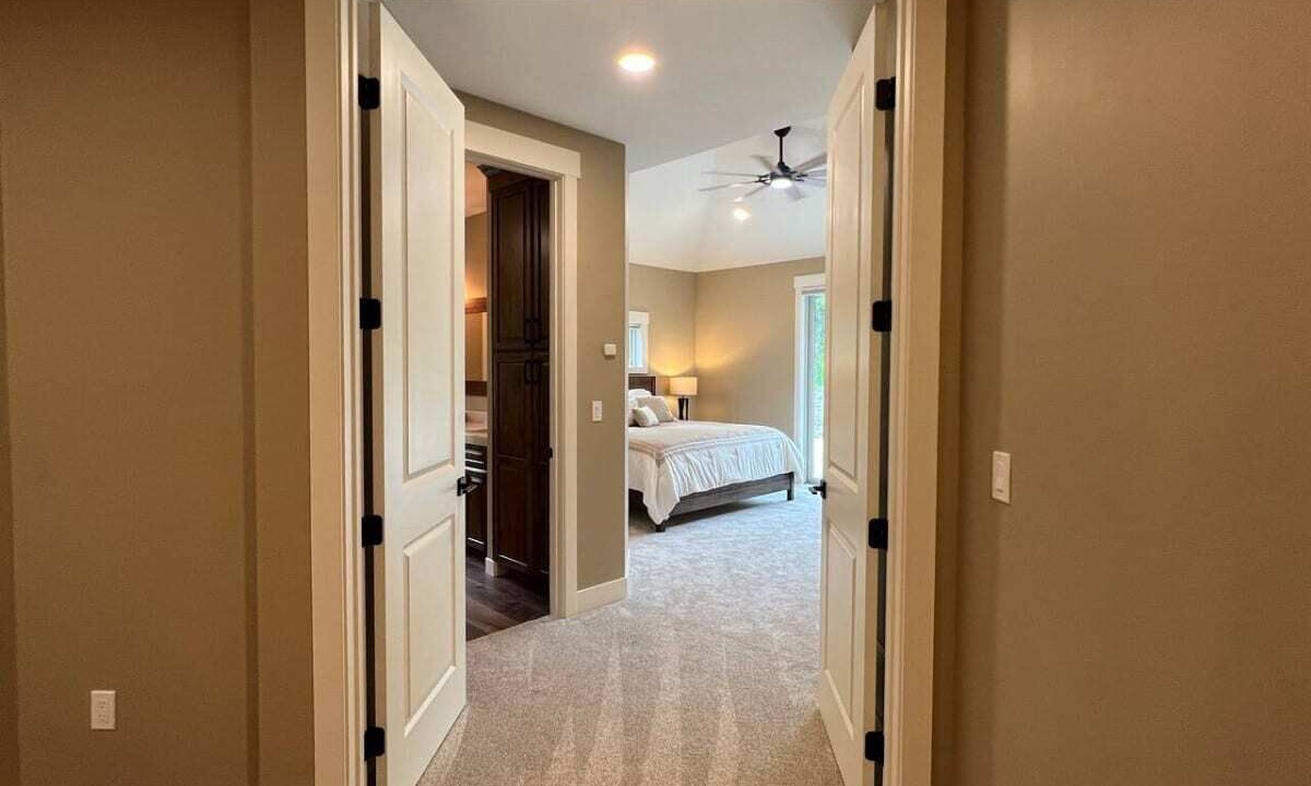 Photo of Bedroom in Lakeside