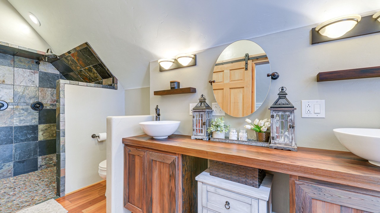 Photo of Bathroom in Alpine