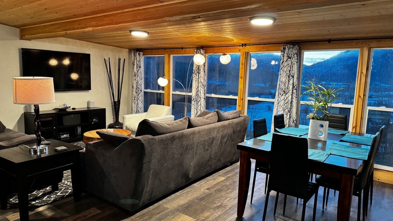 Photo of Bedroom in Garden Valley