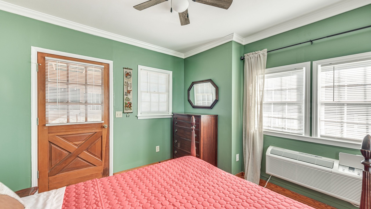 Photo of Bedroom in North Carolina Piedmont