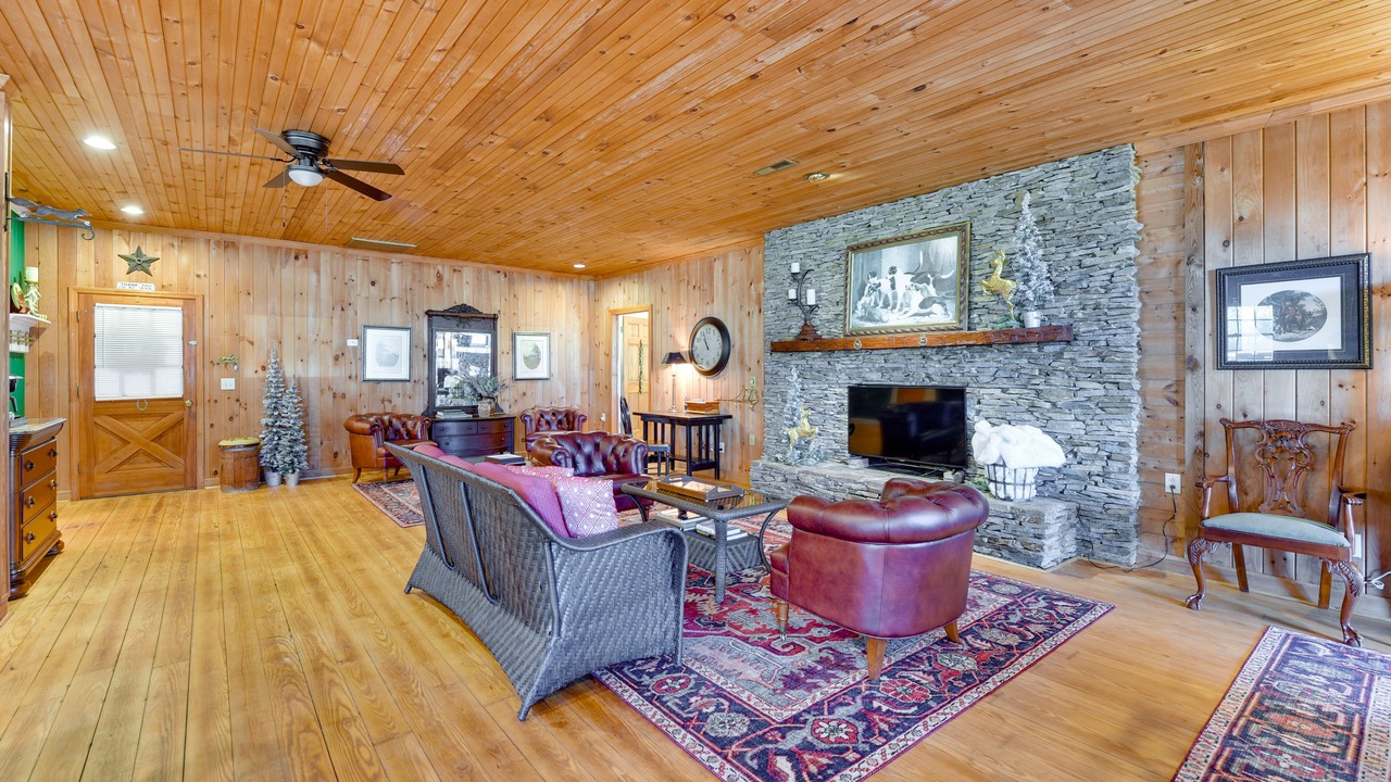 Photo of Livingroom in North Carolina Piedmont