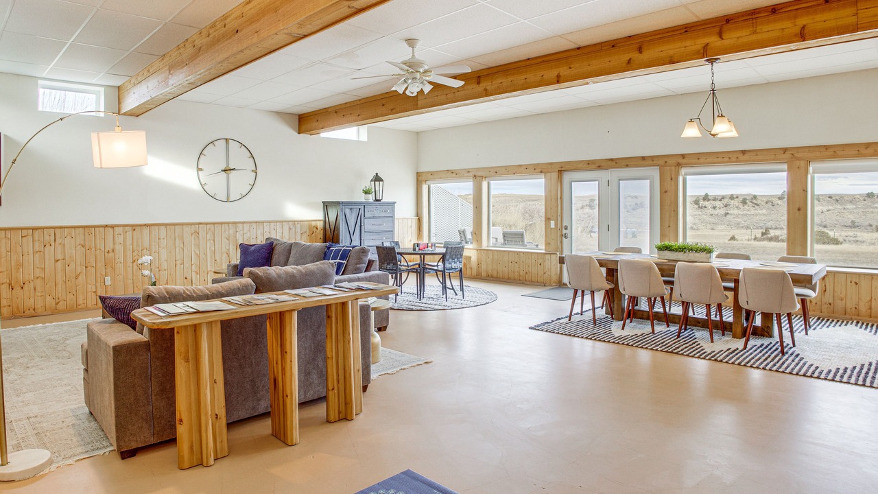 Photo of Livingroom in Golden Valley County