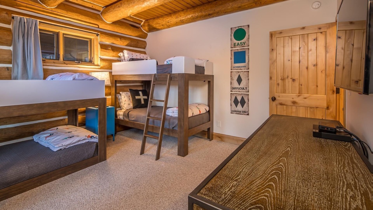 Photo of Bedroom in Powder Ridge